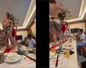 Các em gái nhảy khỏa thân trên bàn tiệc – Viet69