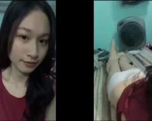 Em gái xinh show hàng trên gác lửng – Viet69