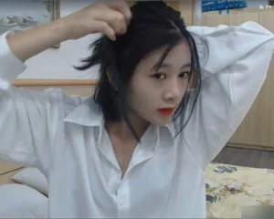 Em nữ sinh chăm ngoan học giỏi show hàng – Viet69