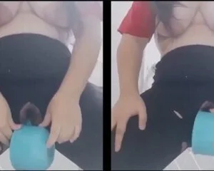 Em thủ dâm với cán ca nhựa – Viet69