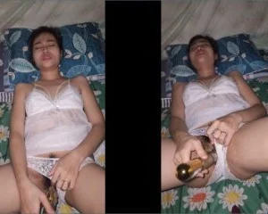 Quay phim cho vợ dâm nằm chơi sextoy – Viet69