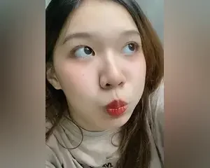 Thy Chu sở thích mặc quần tất lưỡi và mút cu bạn trai – Viet69