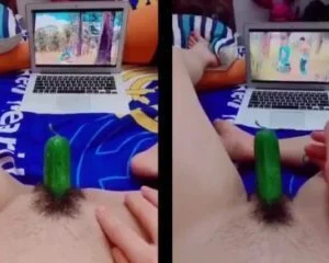 Vừa nghe nhạc em vừa ngâm dưa leo trong bướm – Viet69